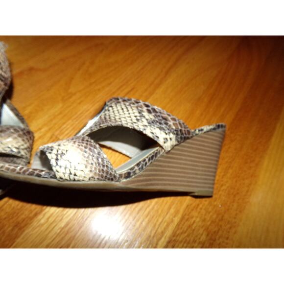 Impo Voyage reptile print wedge slide sandals 8M 3 inch wedge - Picture 3 of 6